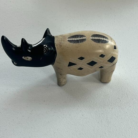 Rhino Figurine Kenya Hand-Carved Soapstone Sculpture Modern Minimalist - Picture 1 of 14